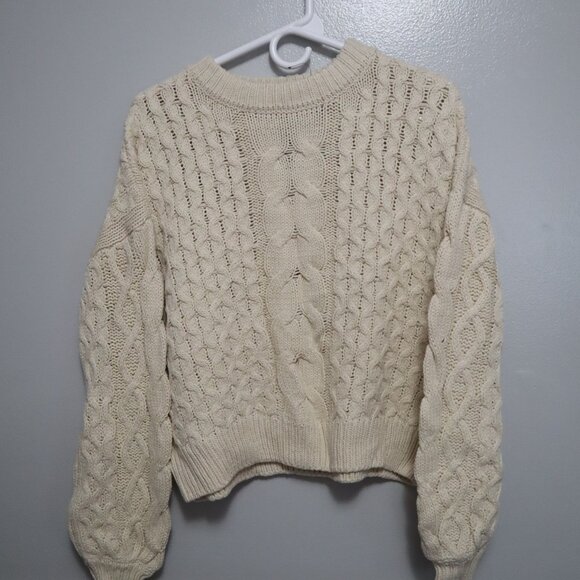 Moon & Madison cream cable-knit cropped sweater. - Picture 2 of 7